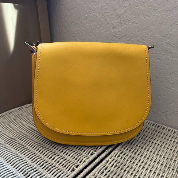 ☀️ Coach Yellow Saddle Bag ☀️ - Picture 1 of 16